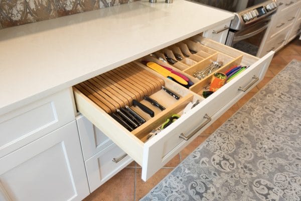 Drawer with Knife Block