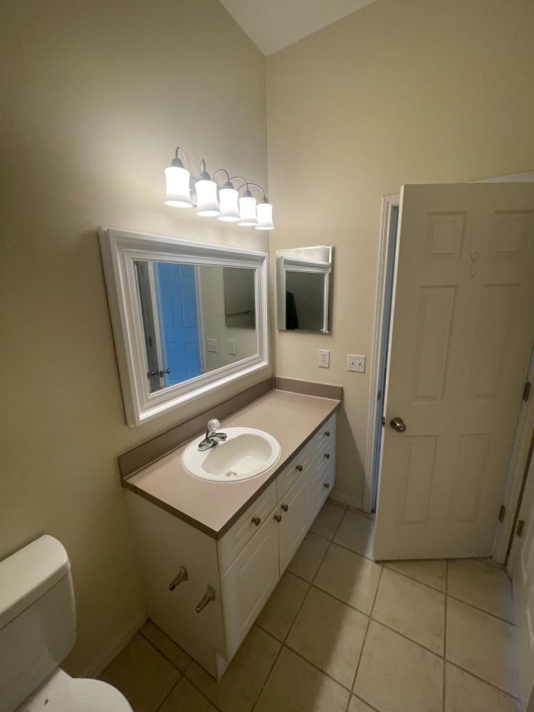 GUEST BATHROOM BEFORE